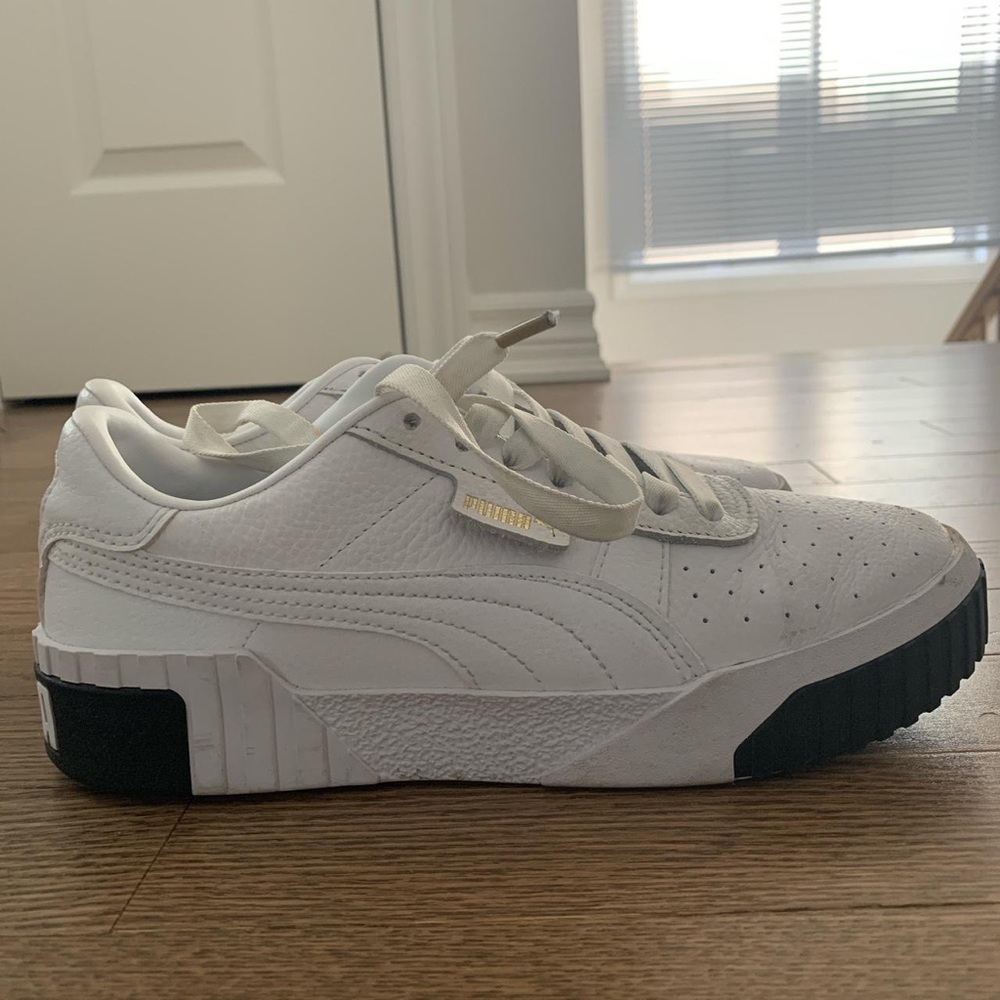 White puma sneakers 🤍